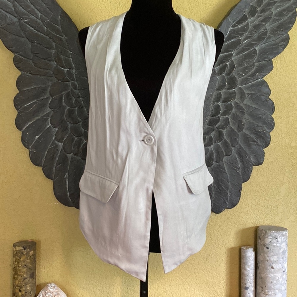 Charlotte Russe Dress Top Vest With Twist Back